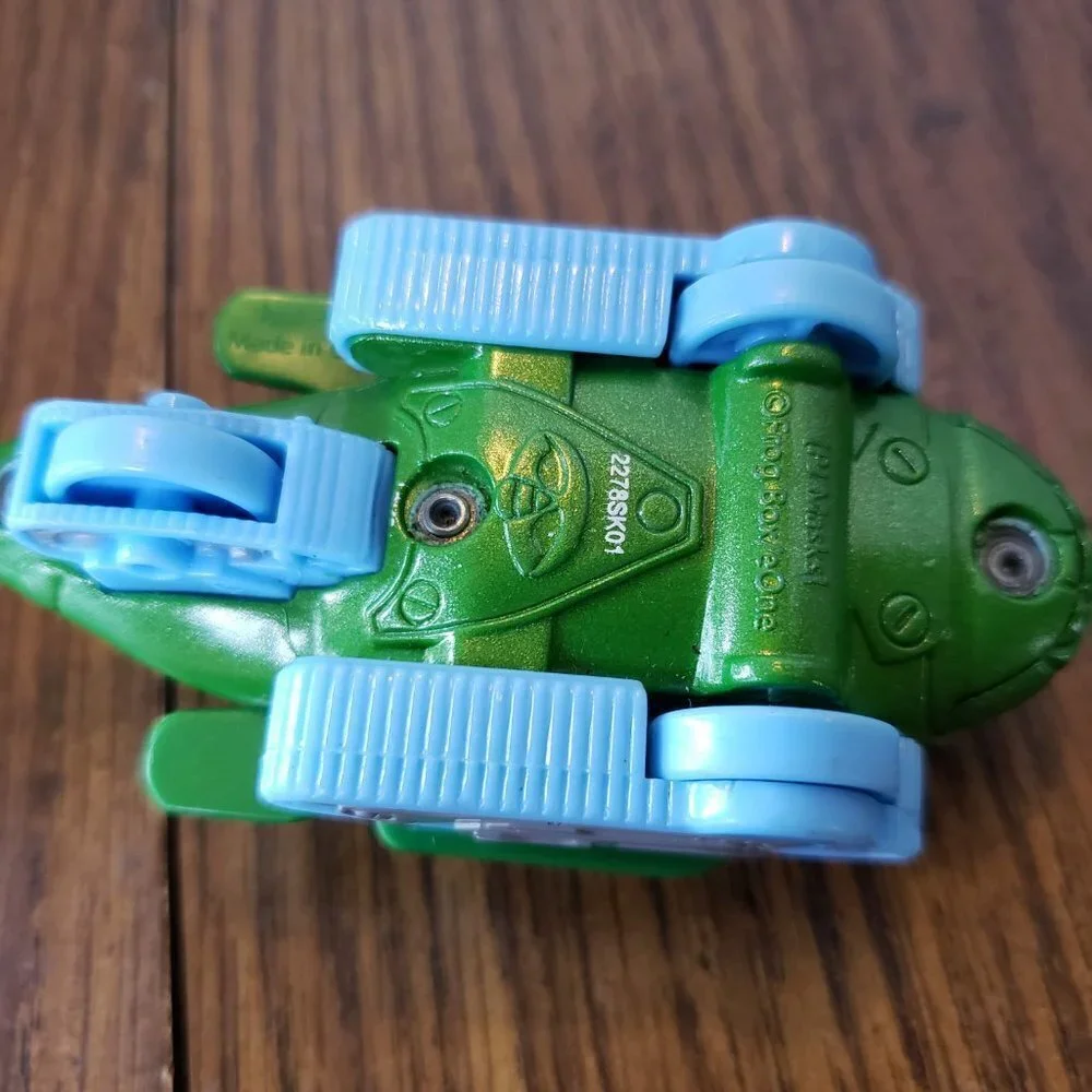 PJ Masks Just Play Die Cast Frog Box One Green Gekko Metal Vehicle